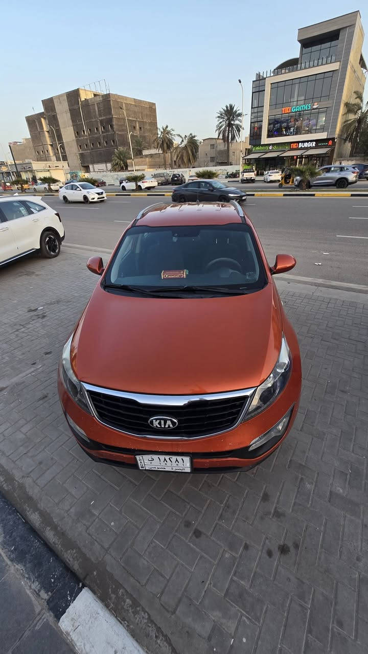 سبورتج 2015
وارد خليجي
مكفولة عدا الظرر الموضح بالصورة بالمدكر الامامي
مواصفات ستاندر تحكمات ستيرن كاملة
ماشيه 78300 
عنوانها البصرة
***********
السعر 150$
