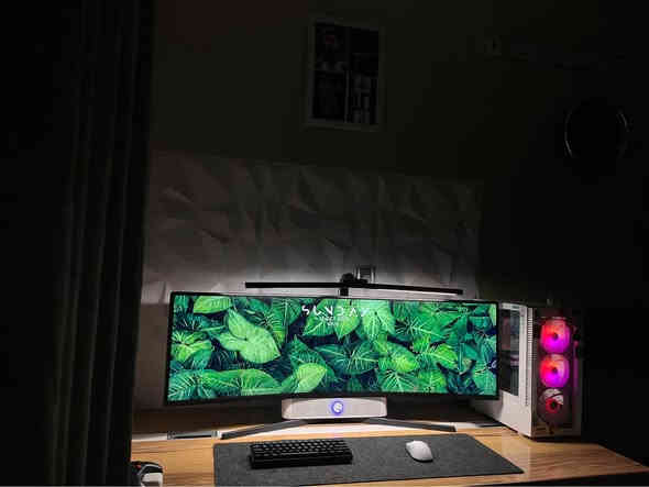 Samsung LC49HG90
4k
49" - VA - 144Hz - 1ms
3840x1080
HDR - QLED
HDMIx2 / DP / MiniDP / USB Hub
السعر 600 بيها مجال 
***********
المراسله واتساب بغداد
