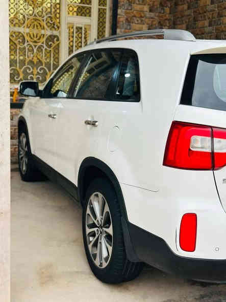 سلام عليكم كيا سورنتو للبيع موديل 2015  مكفوله كفاله عامه رقم بغداد الدولي 11 بسمي كويتي  تخم تايررر
 مكينه 6 سلندر  خليجي  7راكب بصمه  2 ابواب بصمه 
كير محرك حداديه مكفولات  
 

الموصفات  السياره( ترحيب مع اناره مانع انحدار  مري شفط كشتات جلد بيجي تبريد ثلاث قطع جطه شفط

 يدات نيكل نظام ايكو    حساسات خلفيه وامامي تبريد تدفئة دبل بالجكتور )  سياره جديده بمعنى الكلمه  

مكان الديوانية قضاء سومر / لاتصال على الرقم ***********  / سعر 215/وبيه مجال
