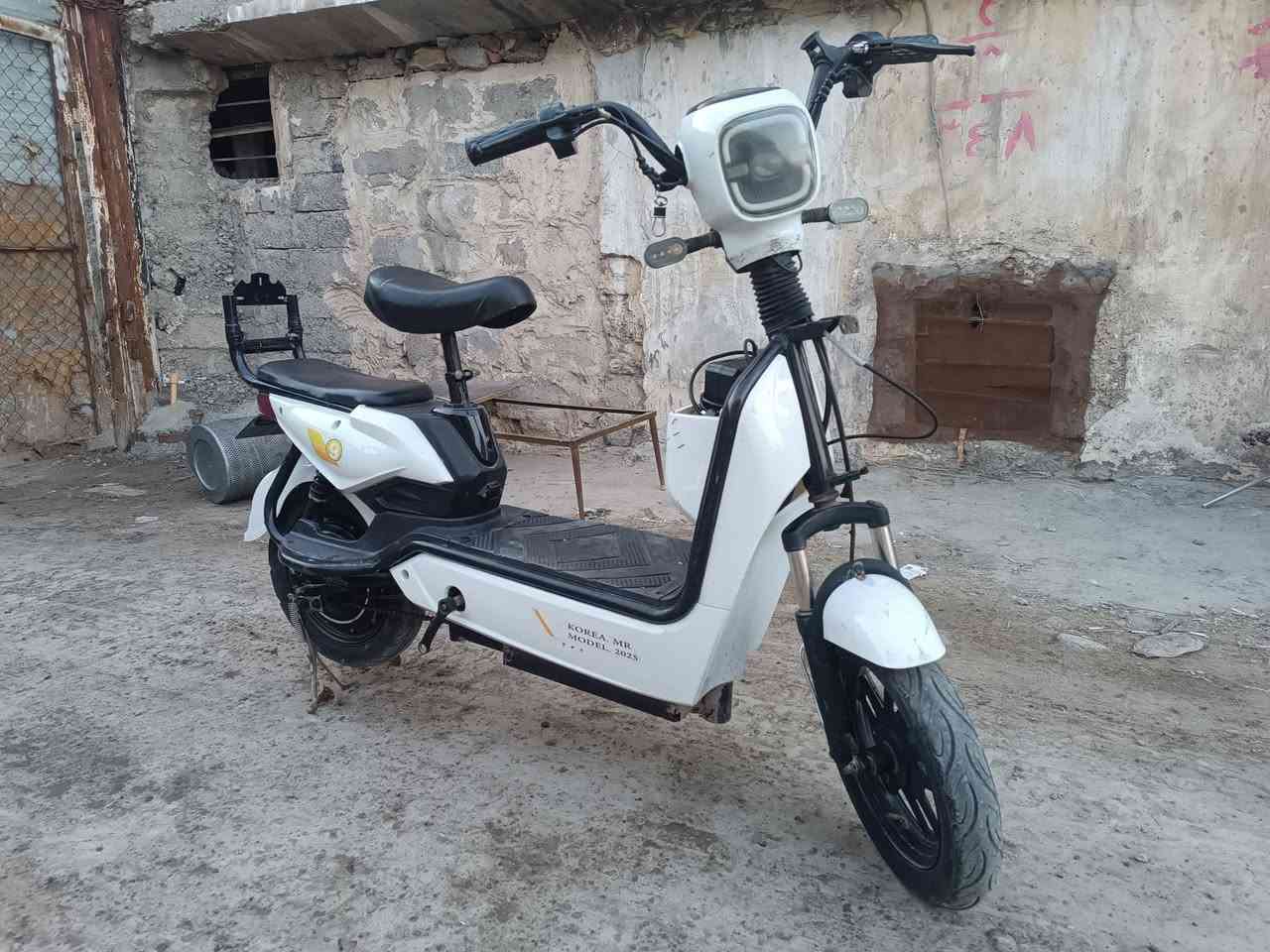 ماطور شحن للبيع اربع باتري السعر 150 مكان جانب الايمن


**إذا كنت صاحب هذا الإعلان وتريد حذفه لأي سبب، رجاءا أرسل رسالة إلى الدعم الفني**