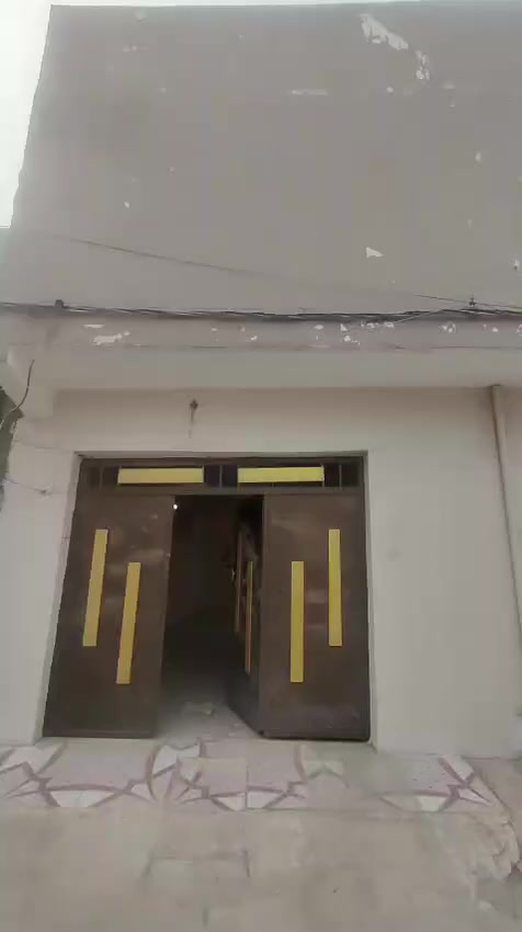 دار معروض للبيع في منطقه الطوافه قرب شارع العام المساحة 80 متر طابقين يتكون من غرفتين ومشتملات الاتصال على الارقام ***********=***********=الدلال أبو حمزه
