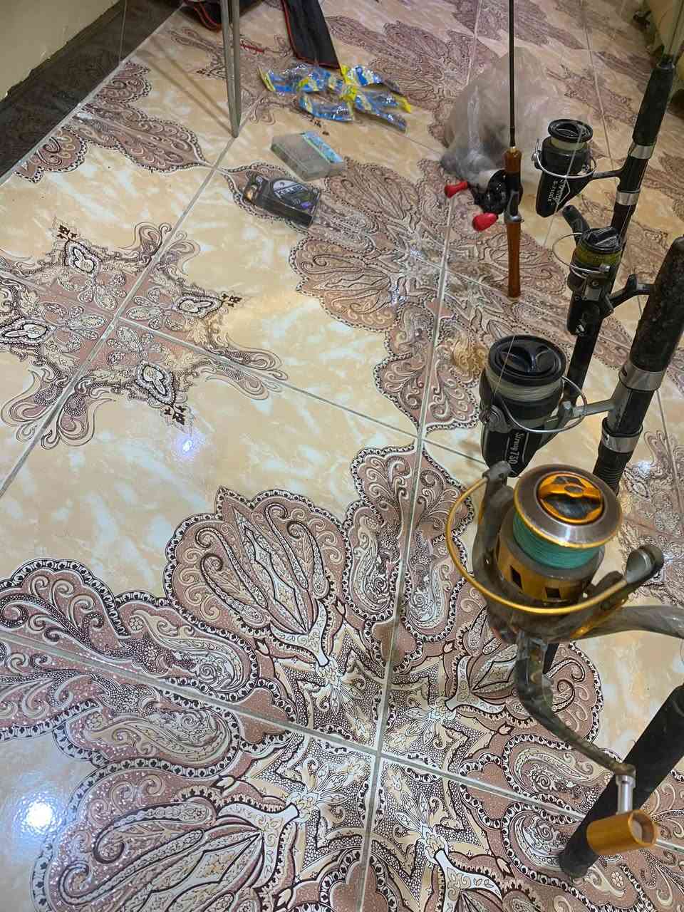 سنارات كامله عدد 5
وياهن فيدرات وقافات سنارات 

سعر 70الف مكاني زعفرانيه 

***********
