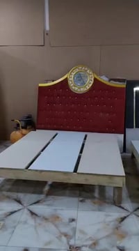 سرير نفرين السعر  110الف مع التاج مستخدم نضيف للحجز والاستفسار أكثر ال...