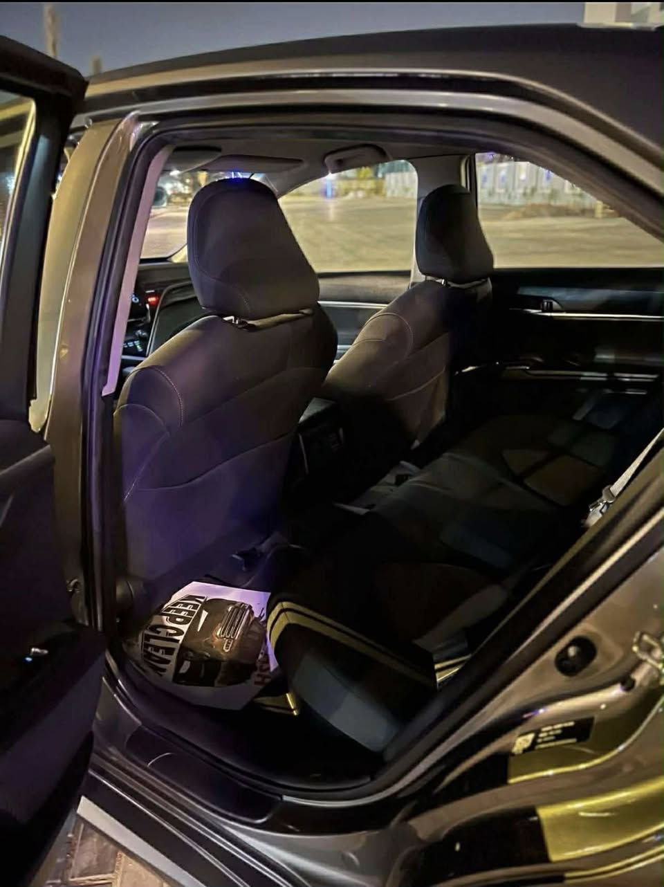 السلام عليكم تويوتا كامري 2023 ياباني أصليّ استيرادي الخاص ماشيه 55الف مواصفات Li. سياره بصمه 
للاستفسار *********** واتساب فقط
