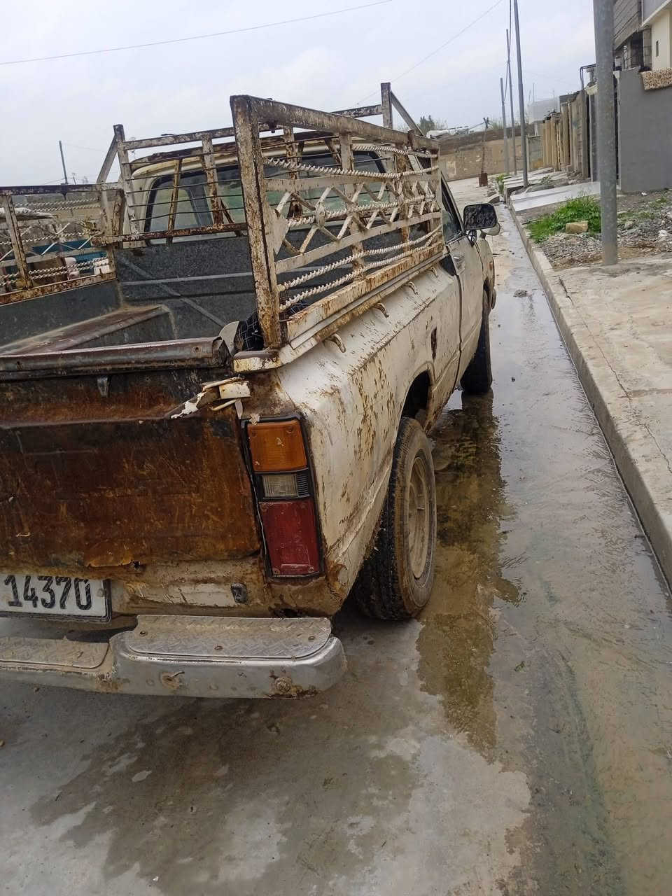 السلام عليكم بيكم 80 للبيع رقم نينوى دولي بسمي ،كير ،ومحرك ،شرط ،،السعر 27وبي مجال رقم ***********,,,,***********
