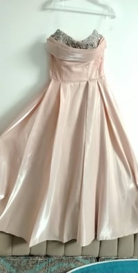 فستان سهره • فستان اسود • سيت وردي