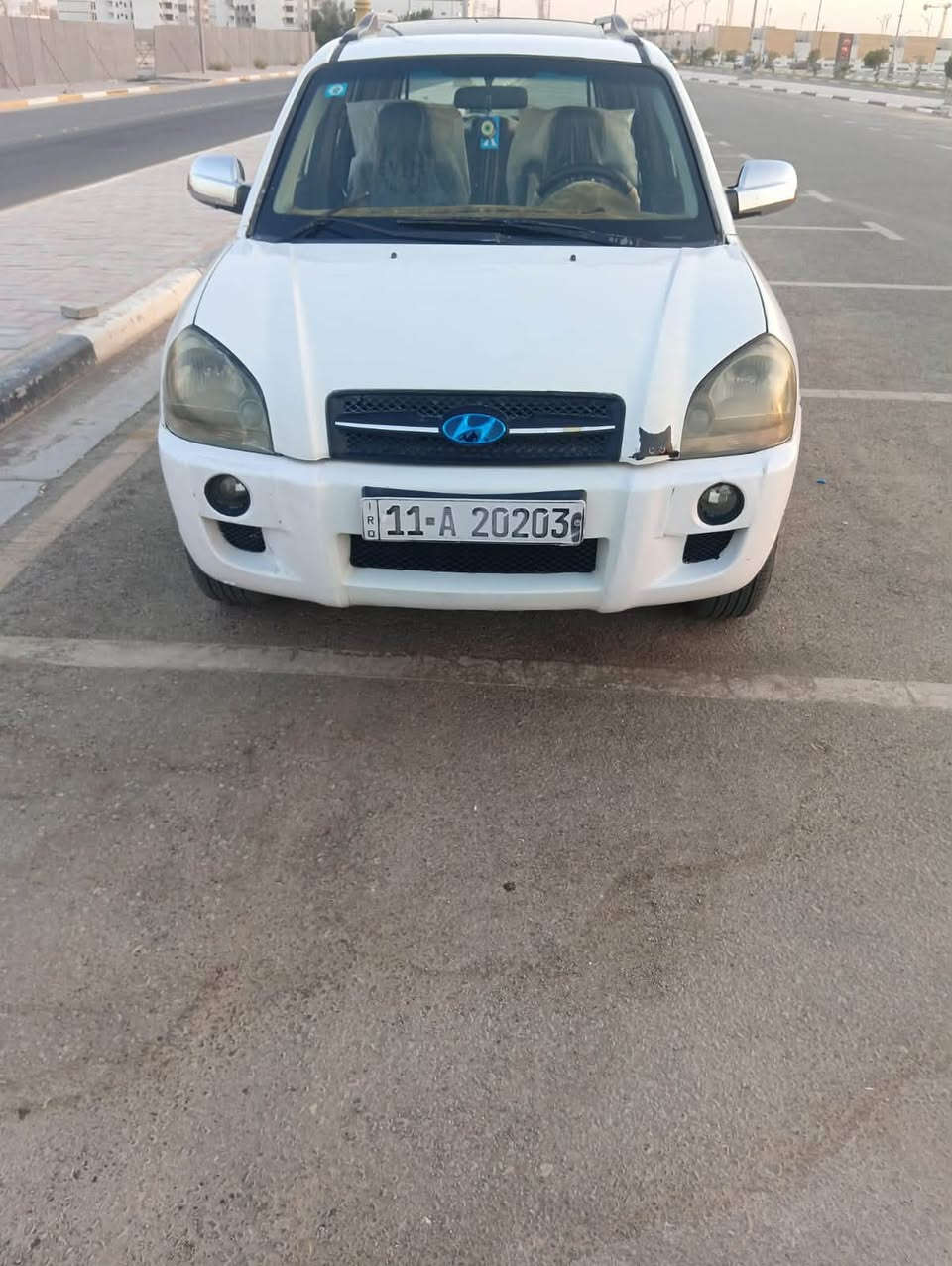 ا
سلام عليكم توكسان موديل ٢٠٠٠٩ وراد خليجي بيها جملغ وبنيد بدون داخل 
موصفات فول عد بصمه 
فتحه شاشه تحكمات جهتين 
محرك 2000
كير حداديه تبريد مكفولت
رقم بغداد نكليزي تحويل ثاني يوم 
سعر ٨٨ 
مكانه كربلاء طوريج 
رقم***********
