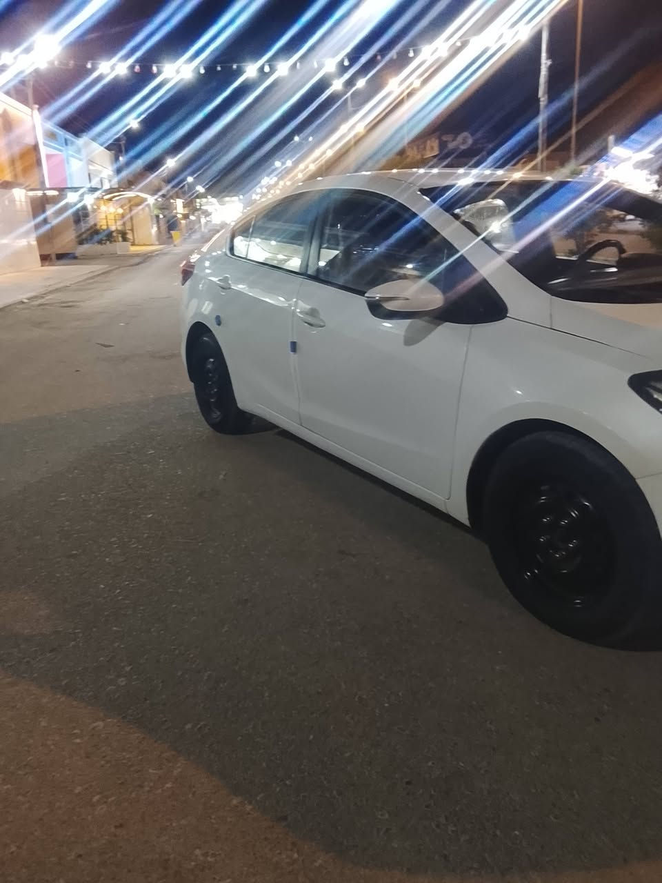 كيا سيراتو 
موديل 2017 سياره جاهزه 
محرك 600 السياره والبيعه ملاحظات بسيطه يعني بس الهلالات صبغ الوراء سياره جاهزه وحلوه كير مكينه حداديه تبريد شغال كله جاهزه سياره رقم سياره شعر بالمري كمات بالستيرن السياره جاهزه على خير معروضه للبيع ***********
