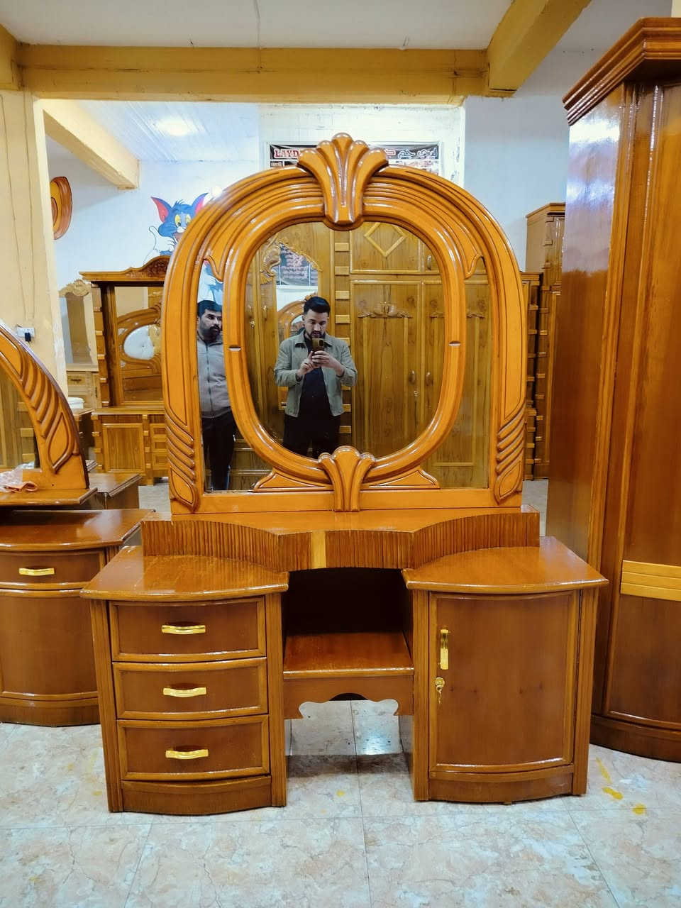 السلام عليكم غرفه نوم مستخدمه عنوان واسط العزيزيه شارع التربيه يوجد واتساب ***********
