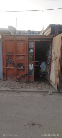 للبيع حاويه مسويه محل مغلفه خشب وبيه جام خانه طوله ٦ متر مكاني بغداد ا...