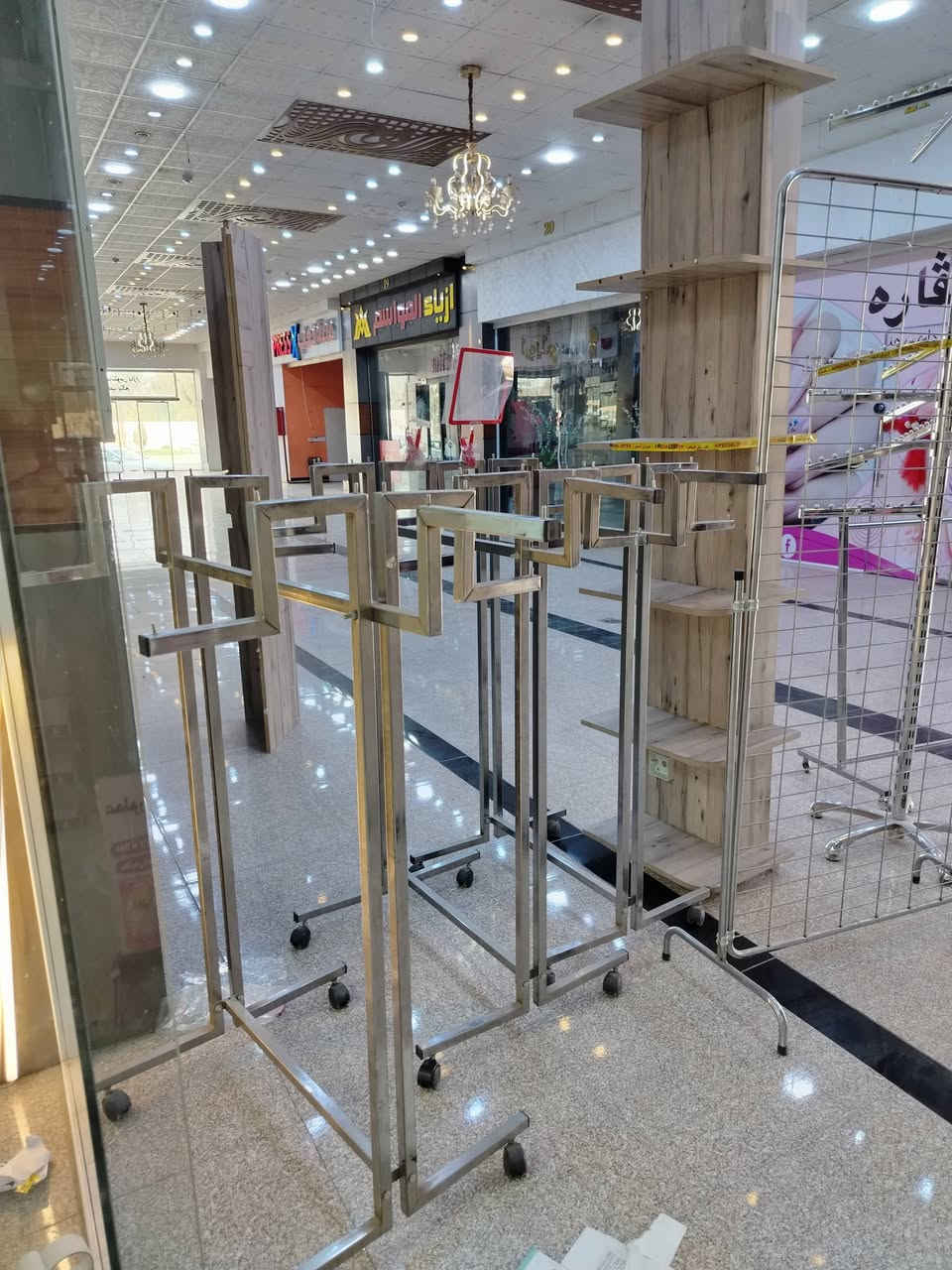 بلاش بلاش تصفية محل
اثاث وديكور كامل للبيع
مكاني كركوك لاستفسار ***********
او مراسلة الخاص وتدلل
