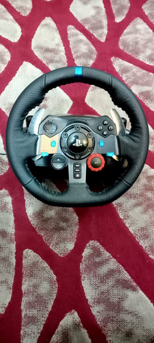 دركسون للبيع نظيف جدا استعمال قليل الكارتونة مضررة شويه يشتغل على ps3_ps4_pc السعر 250 و بي مجال للاستفسار ***********
