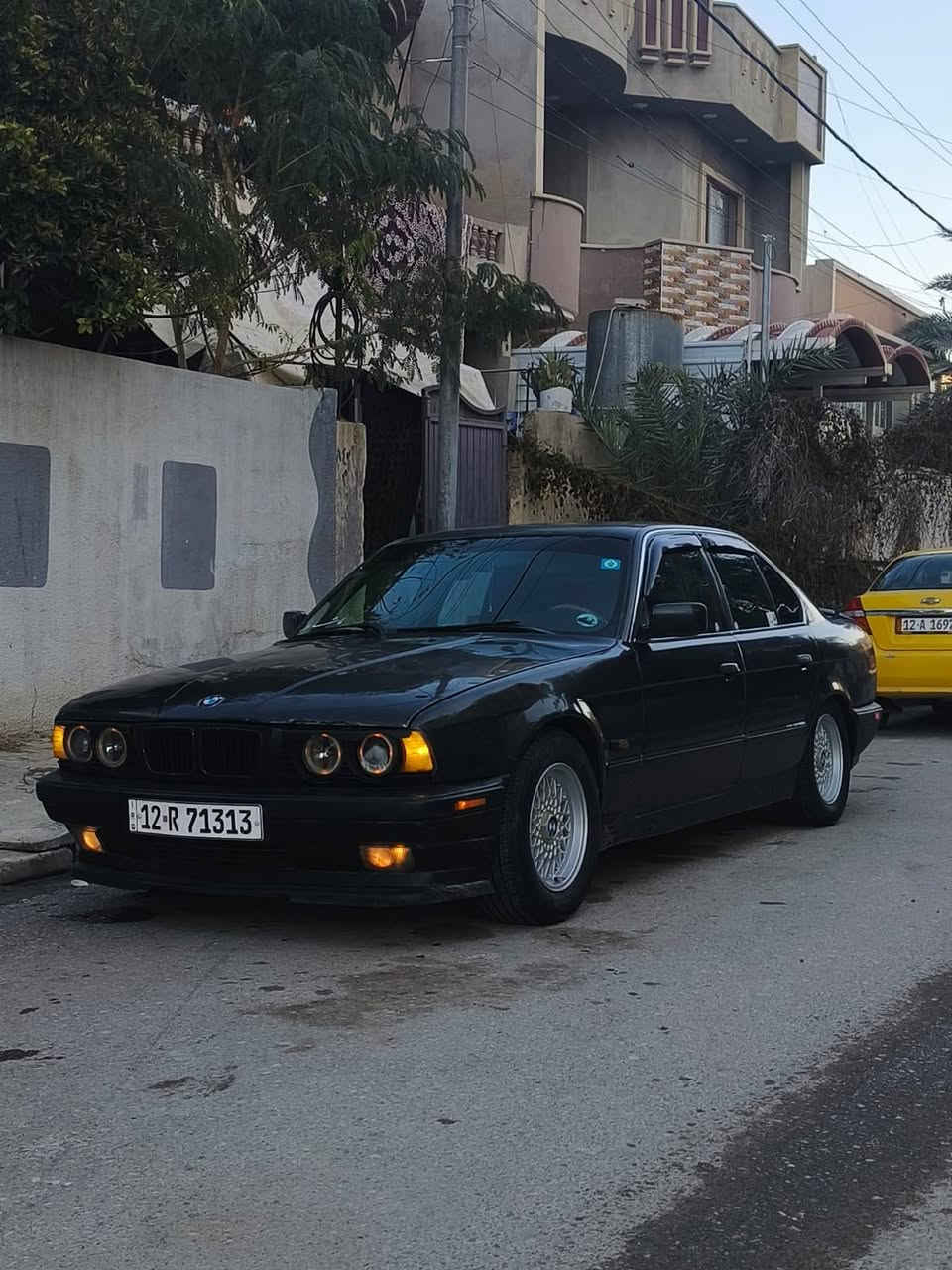 سلام عليكم 
بي ام 525 للبيع او مراوس حسب القناعه موديل 93 وارد ياباني گير محرك شرط  رقم نينوى انگليزي شرط التحويل سنويه جديده لغايه 2027 مصبوغه عام جمالي بيها ضربه بجاملغ الوره بدون دواخل دعاميه خلفيه M طخم ويل وتواير  جديد حداديه 80 بل ميه ويرمنيه كلها شغاله دوشمه جديد لايتات زينون بجم عريض تدفه تبريد بشرط اكثر الاستفسار سعراتصل ***********
