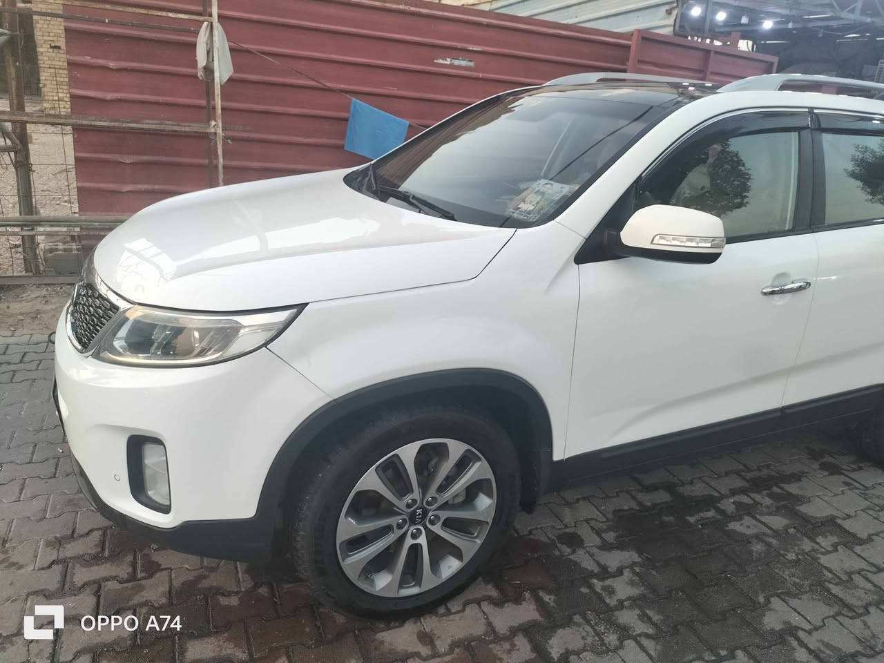 سورنتو 2014 
تشغيل بصمه بصمة ابواب 
إشارة دواسات 
لد ابواب داخلي 
اضاءت يدات خارجي
يدات نيكل 
6 سلندر
7 راكب 
دواخل بيجي
دشبول صاج اسود ملكي
السيارة ماشية 181000
بسمي سنويه وارقام جدد 
رقم كربلاء 
كروز مثبت سرعة وبعد معروف الخليجي
*********** Singapore
