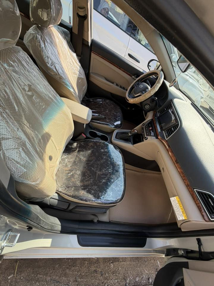 سلام عليكم النترا 2018 وارد امريكي ماشيه 93000 السياره جديده حادثها دعاميه خلفيه وامامي بدون ايربالك مكينه جديده مال حاويه مكانها بغداد السياره باسمنه السعر 135 بيه مجال بسيط
***********
