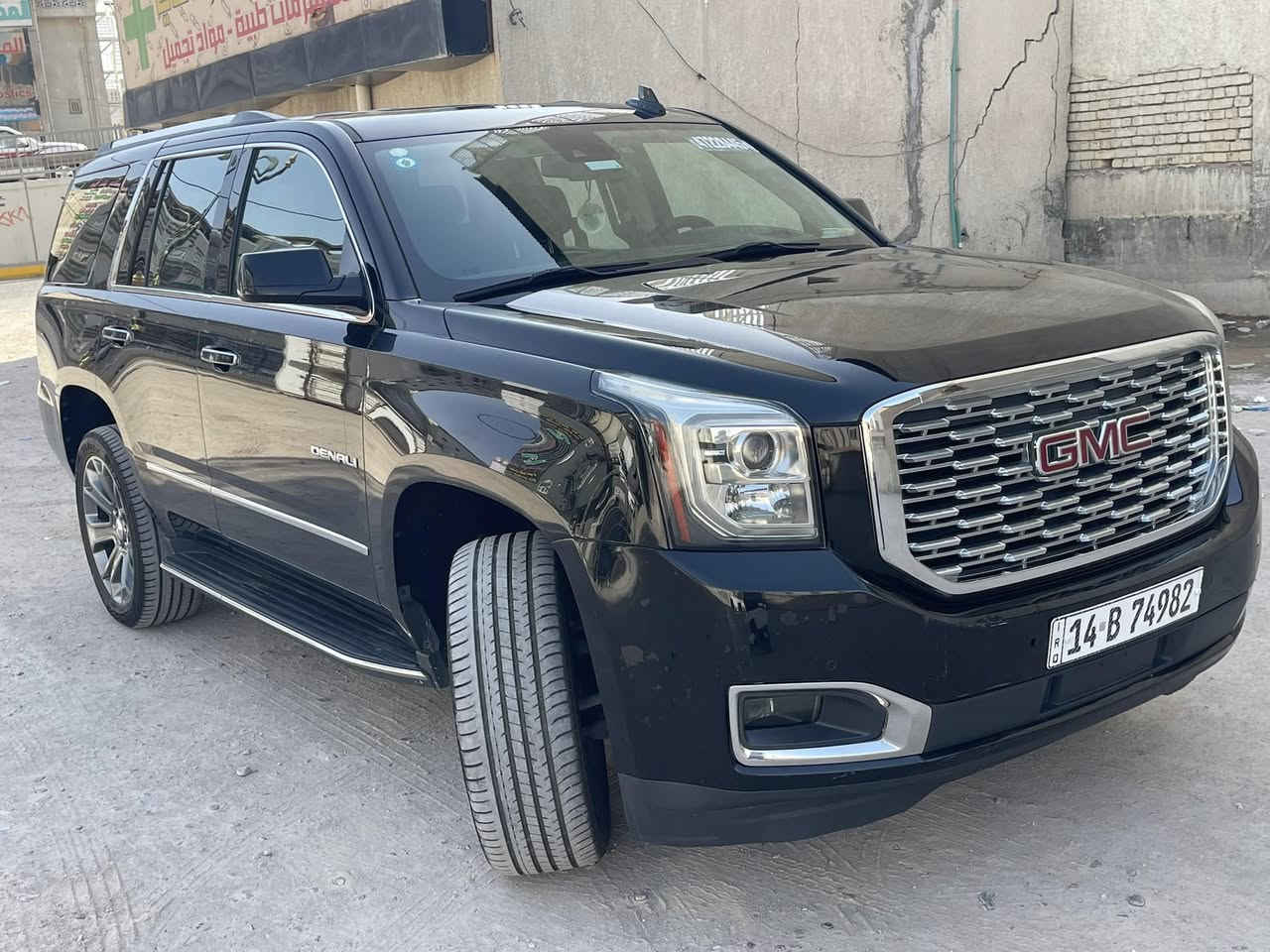 السلام عليكم 
يوكن دينالي للبيع 
موديل ٢٠٢٠ باسمي تحويل ثاني يوم
فول مواصفات معروفه الدينالي بالمواصفات اعلى فئه  باليوگن
شاشتين خلفيه واماميه حساسات امامي خلفي تدفئه وتبريد بالكشنات والكشنات جلد مطرز دينالي سلايد روف 
شاشه بالعينه  تاده شو رادار امامي توقف ذاتي نقطه عمياء تشغيل عن بعد بصمه تشغيل وابواب 
جنطه كهربائي كشنات كهرباء بالكامل الخلفي والامامي فور ويل وبعد بيها مواصفات هواي ماذكرتها ويل ٢٠ بلاد الاصلي مالتها تايرات تخم جديد حداديه  ممتازه كير مكينه تبريد مكفولات مكينه ٦٢٠٠ السياره كله محسن السياره دخول جديد كتاب ضباط انا استوردتها ع ايدي تقرير غرق تعمل وتسير 
بيها كلير باامريكا صفحتين مااكفلها من الصبغ السياره جديده وجاهزه 
السعر ٣٢٥ وبيها مجال 
للاستفسار هذا رقمي ***********  مكاني بصرة
