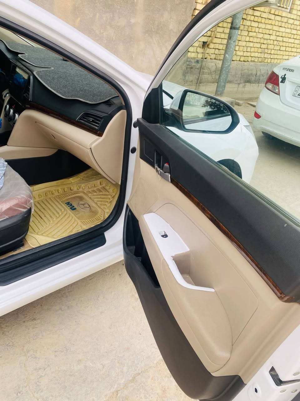 السلام عليكم هونداي النتر خليجي 19 كفاله على وضع الشركه مكينه 2000 دوش كير اي تي ماشيه 93 الف حقيقي فول 1/1 بصمه فتحه اشاير بالمري شاشه تبريد امامي خلفي بسمي رقم وسنويه جديد سعر 164 وبيه مجال مكان ناصريه مركز ***********
