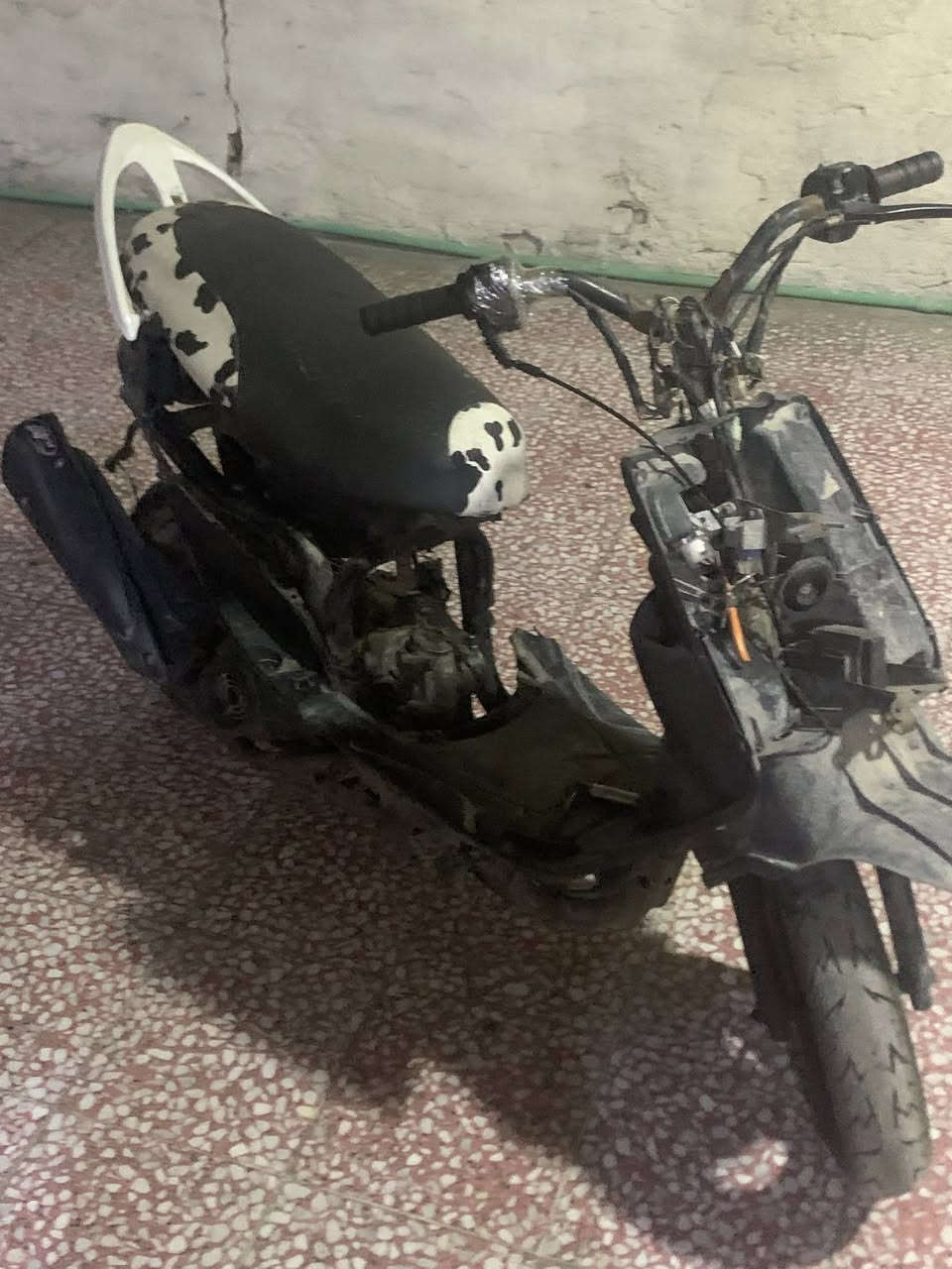 ماكس عدله
صاير بيها حادث 

مكينه 55 تخبل 

للبيع ع حطتها كوم حديد

ب150 

رقمي ***********
