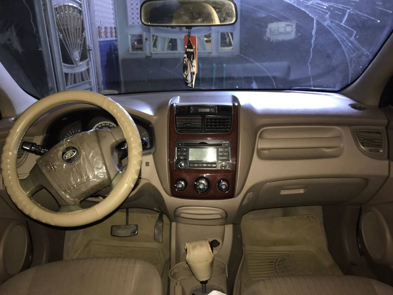 كيه سبورتج ٢٠١٠  خليجي مكفوله تخم تاير باتري جديد بيه جاملغ جهة السايق مفوح فقط الرقم ***********
