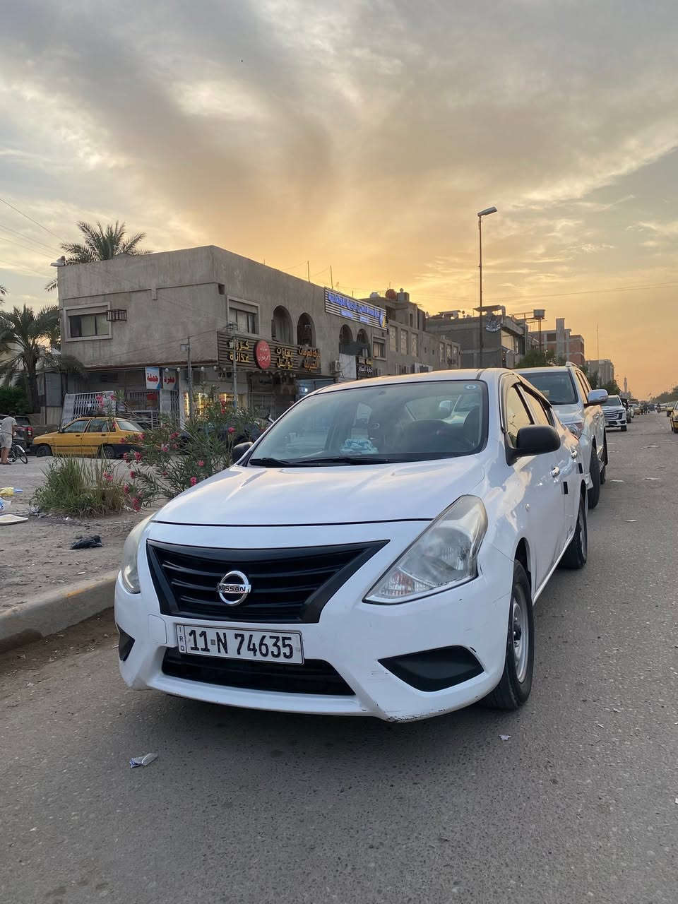 نيسان سني هندي بليته زركه 2020
محرك كير كفاله 
تبريد ثلج 
سياره كفاله عده طخات بسيطه امبينه بصوره 
سونر سياره جديد 
هزه جديده 
سياره كامله بوجهك الشارع 
 ماشيه 87 
100$ وبيها مجال حك جيه مكانه بغداد مدينه الصدر 
***********
