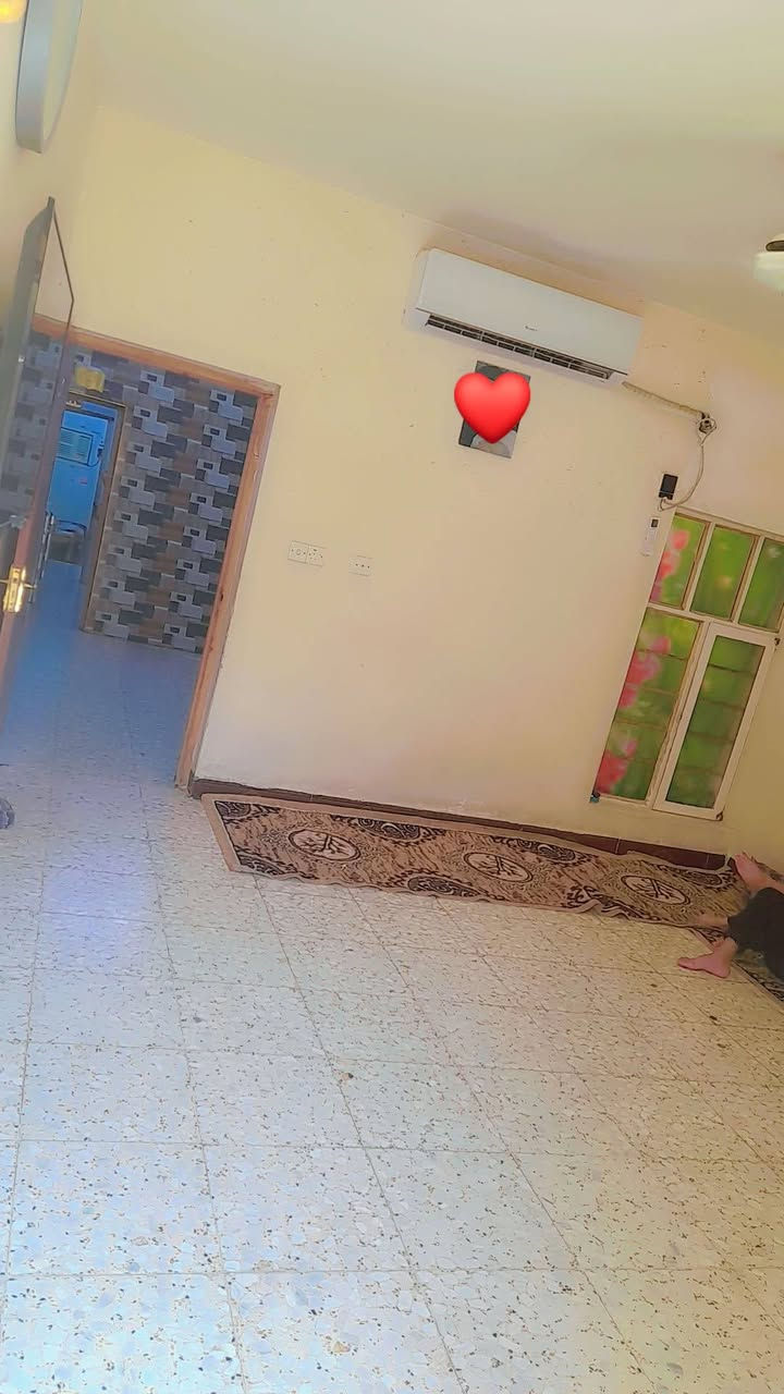 🏠 بيت للبيع في [الزعفرانية دور الشهداء] 🏠
​المساحة: [100 متر]{ طابقين) 
📞 للتواصل والاستفسار الاتصال على الرقم ( ***********)

