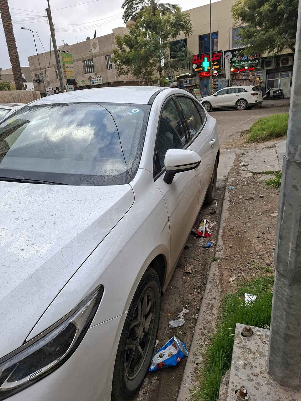 السلام عليكم
كن بلس زيرو ماشية على كد الترقيم مرقمة بغداد كاملة باسمي ورقمها حلو مواصفاتها معروفة وغراضها كاملة شاحن وبصمة وكارت وحتة ارضيات بيها مكان السيارة بغداد السعر ١٩ مليون و ١٠٠ الاتصال على الرقم ***********
