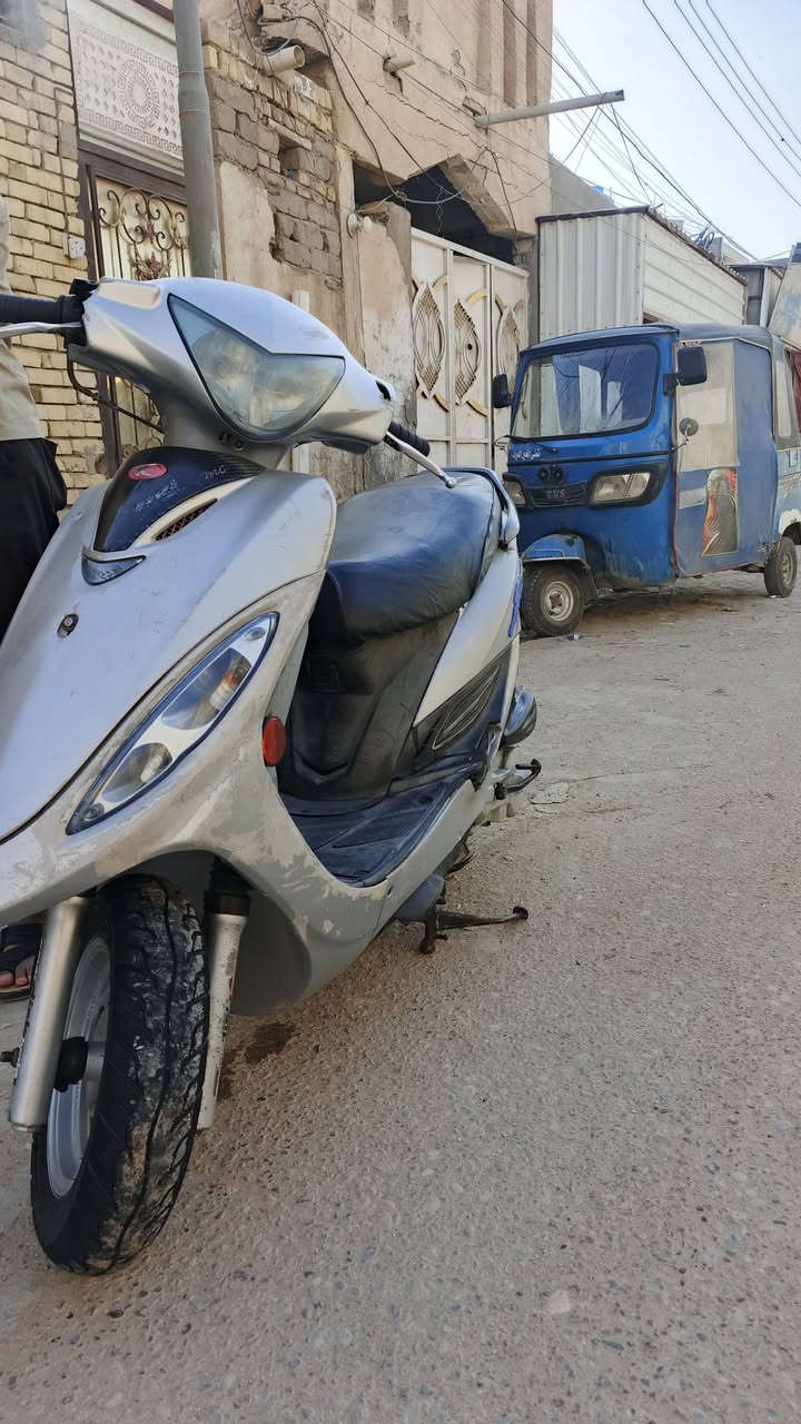 سلام عليكم 
كامكو جيفور دراجه نضيفه كلش ومفتوحه شغل مضبوط مال جناي جاهزه كل نقص مابيها سعرها 400 وبيه مجال مكاني ناصريه حي شهداء الرقم ***********
