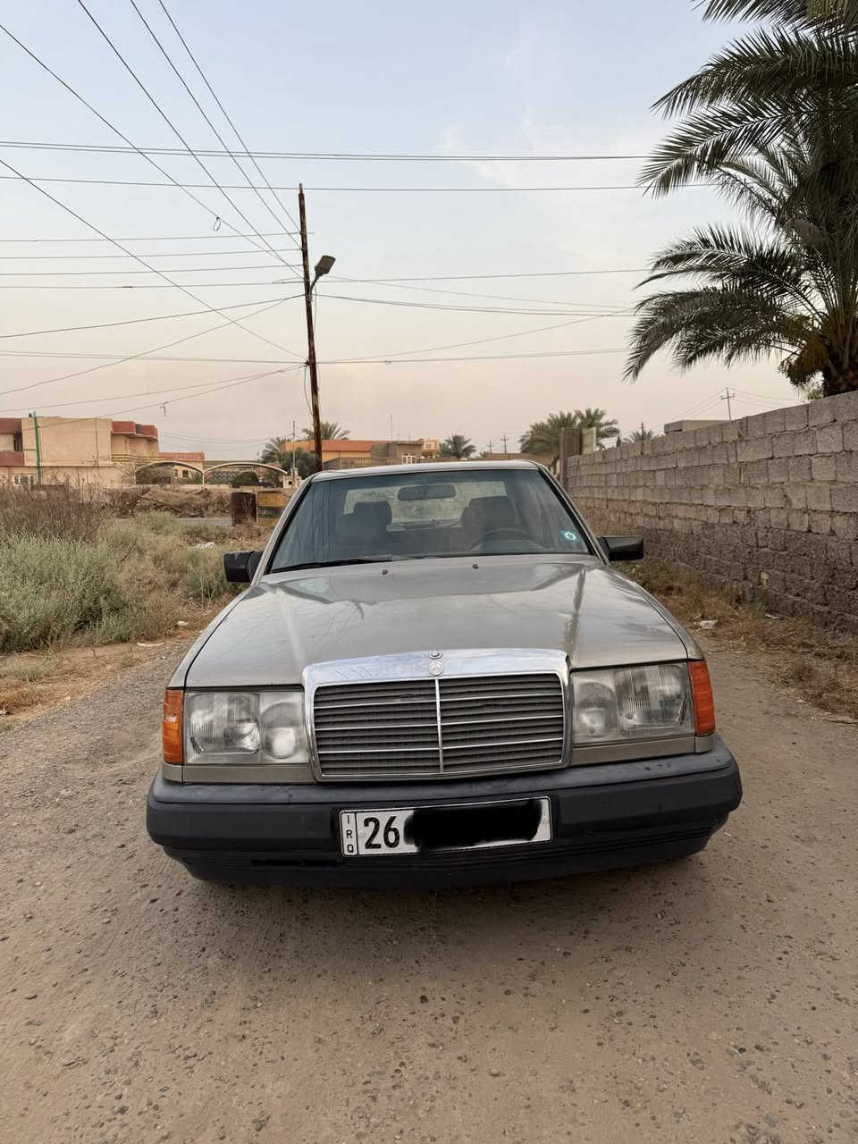مرسيدس دب E200 موديل 1992
كشر بلادي صبغ قليل 
رقم صلاح الدين إنكليزي لل 2030
تحويل مباشر 
محور مكينه وكير ياباني  VVT 3000  لاصرف ولاتنقيص ولابخار جدد حاوية 
غرفتها نظيفة
منظومة بانزين مسويلها إدامة 
سيرفس كامل للمكينة بلكات وبخاخات ودكشن بارد 
منظومة التبريد كاملة جان يشتغل ولف الكمبريسر  طك وراح الغاز 
كافة تفاصيلها مذكورة وتجي وتشوف بعينك للاستفسار الاتصال
 ***********
مكانه صلاح الدين الضلوعيه 
سعرها 57$ ورقه
