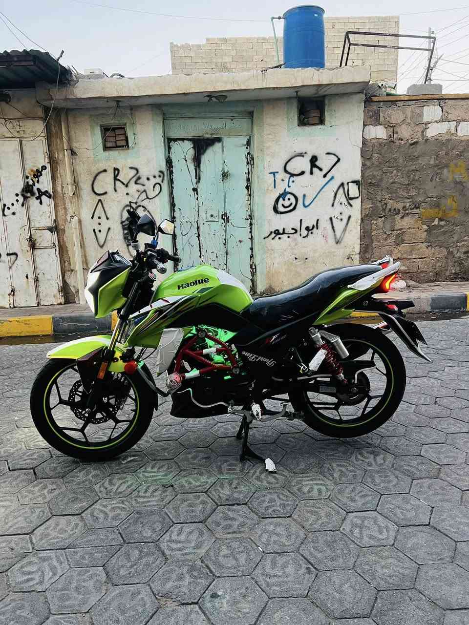 السلام عليكم ورحمة الله وبركاته هاوجي دي اف                 موديل2021دراجه جديده كلشي مو ناقصهه افحص وين مايعجبك مرقمه ارقام اجنبيه الممشى 30000 ب 19 ورقه و بي مجال للتواصل ***********
