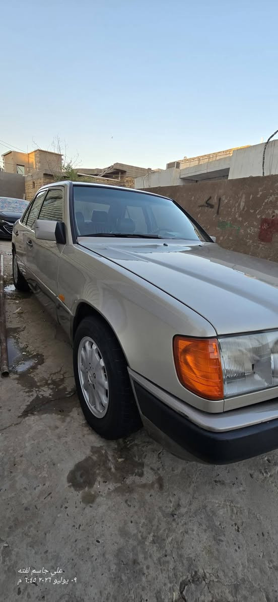 السعر65 مارسدس للبيع مديل 88 محور ياباني 3000 السيارة خير من الله كفالة من ضربة مصبوغه جمالية
تبريد ثلج       ❄️
غرفه جلد جديده
كير ومحرك بلكارتون
مراية صفح كهرباء
كهربائيات كلة شغال
رقم بغداد مداور شوكت متريد
بدون حادث وخياسات
قواعد الدبل والبرانكيتات عل بلاد
حدادية حلوة
السيارة جاهزة بلعافية عل ياخذهة
*********** النجف, العراق
