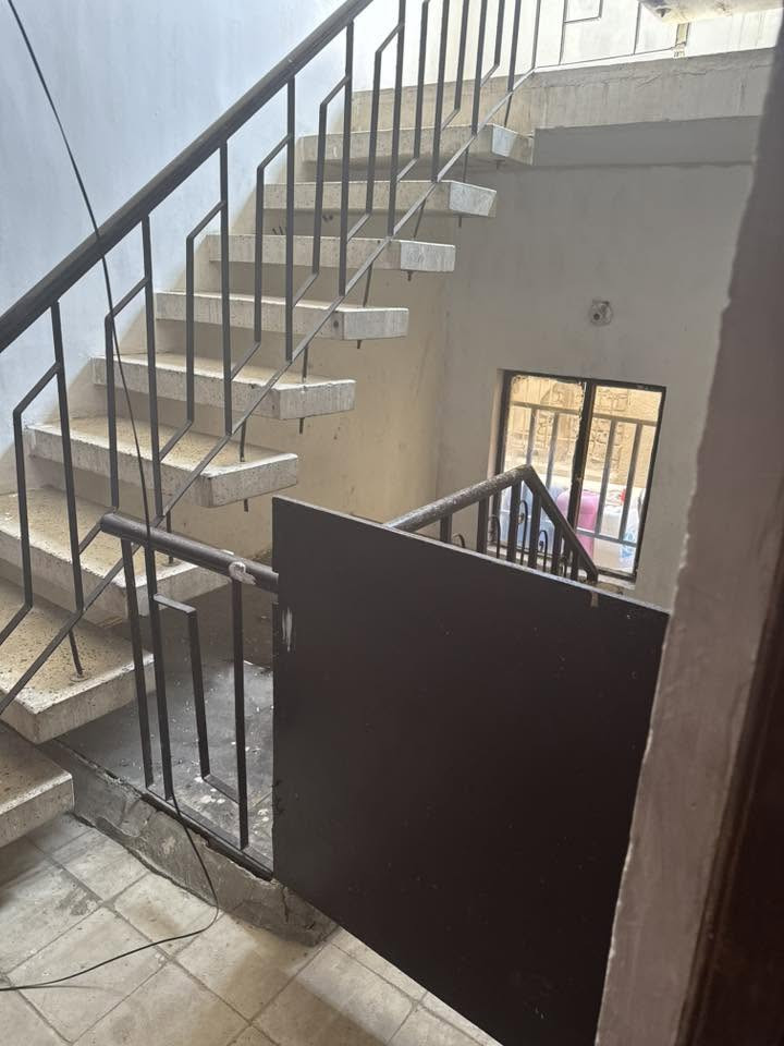 مشتمل للايجار في شارع زين العابدين
مشتمل طابق ثاني للايجار معزول مدخل يتكون من مطبخ  وصاله وغرفه نوم وبيتونه وسطح 

للاستفسار 

***********
