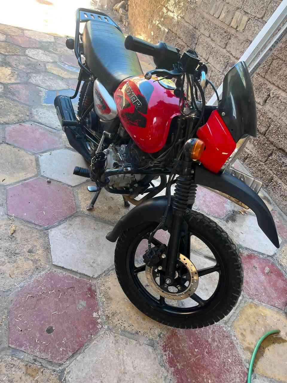 يا الله 

السلام عليكم بوكسر جبلي موديل 23 نازله بل24
رقم بغداد إنكليزي باسمي تحويل ثاني يوم 
المكينه ناعمه وخير من الله كهربائيات كلها شغاله
السعر 2500 وبيها مجال مكاني الاعظمية جيب فيتر وتعال 

واتساب او اتصال ممتواجد هنا ***********
