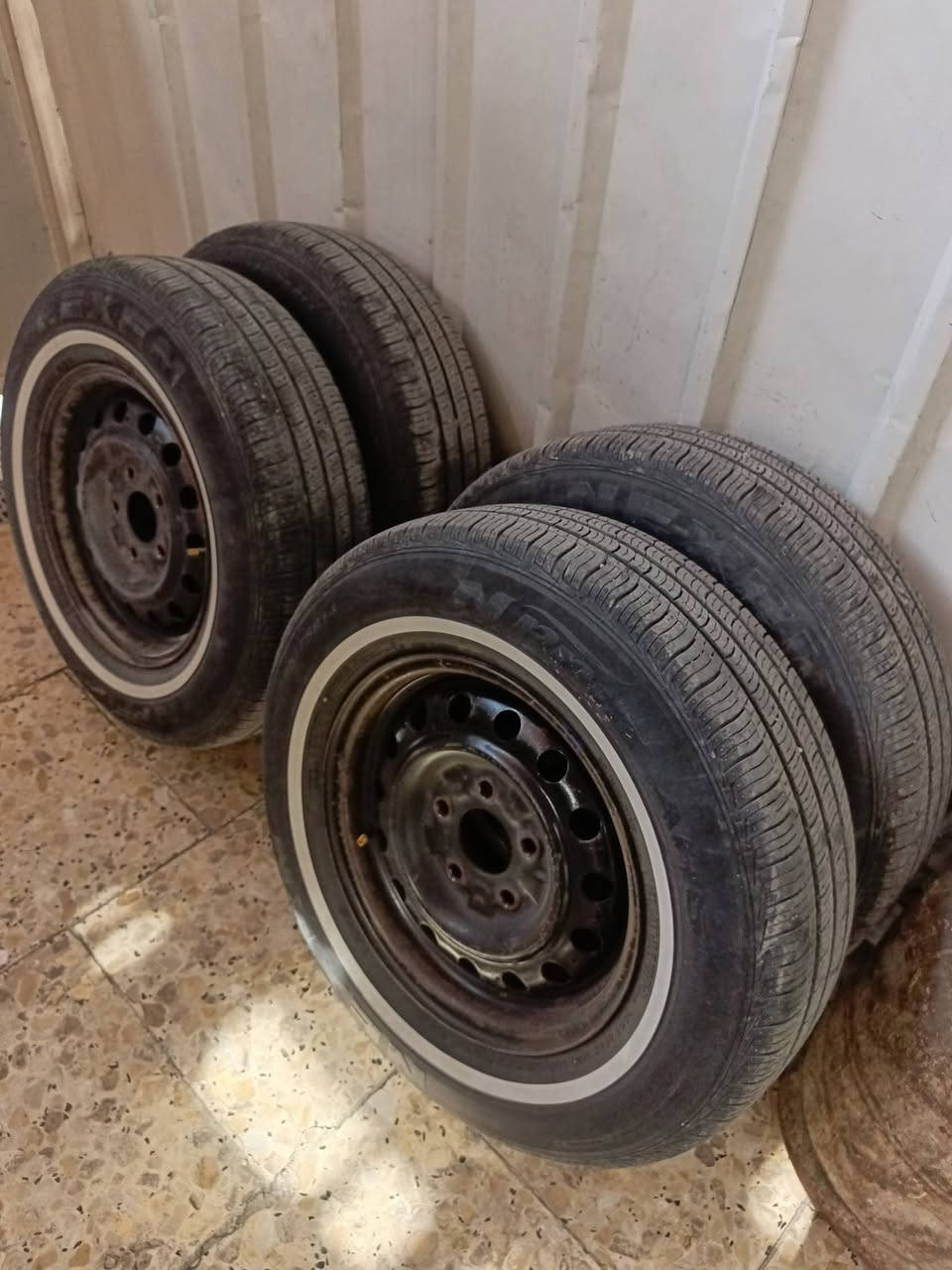 السلام عليكم
للبيع تحويره 14 مازدا ويل و تايرات نكسن عالي 
فورتي و النترا  و  كورلا خليجي ترهم

سيبايه حيدر انتاج 25 جدد فحص 
فورتي و النترا ترهم 

كبات كلكسي اصلي  14 نضيف جدد 

مكاني بغداد البلديات شارع 30 

***********
