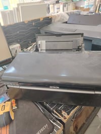 طابعه ابسون L805   احبار 6 تطبع بلا حدود طابعه نضيفه وتخبل  للتواصل 07...
