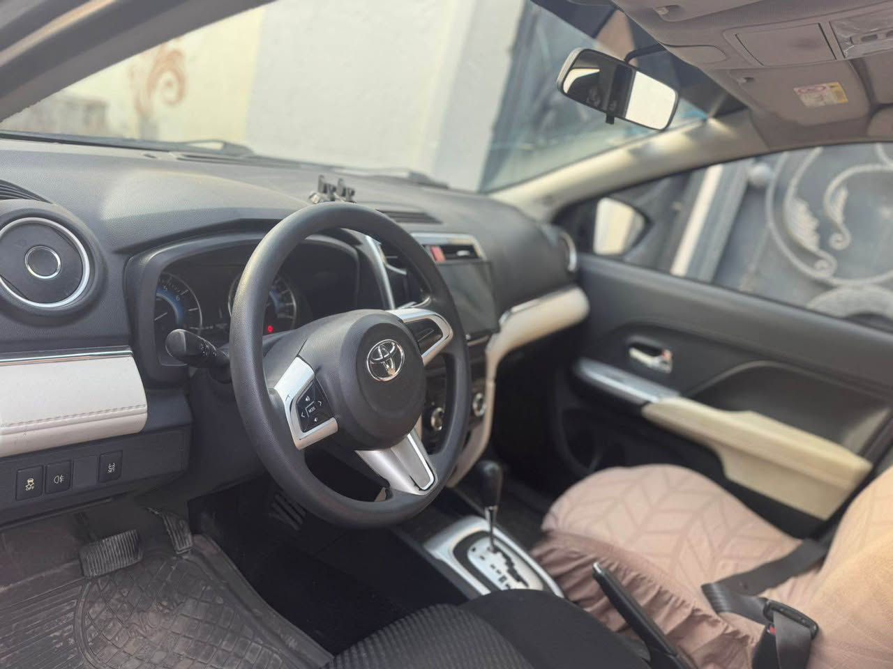 للبيع تويتا روش موديل 2019 رقم بغداد سيارة جاهزة بدون نقص بصمة  ثلاث قطع تبريد وارد خليجي بيه صبغ جاملغ امامي وشوية من البنيد بدون دواخل او اشاصي سبعة راكب سيارة عائلية واقتصادية محرك 1500 VVT
السعر 145 ورقة     *********** 
   
  
الديوانية
*********** ديوانية, القادسية
