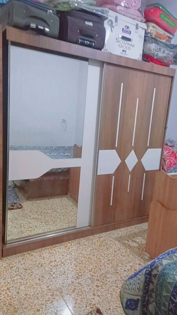 السلام عليكم عندي اخشاب مال غرفه نوم تركيه يعني مو اخشاب اقصد مفككه براغيها للكنتور والبوفيات واريد ابيعها  بس ميز المرايه وبوفيات جانب الجربايه مابيهن شي  طبعا هاي الصور قبل ميتفكك اكثر خاصه الكنتور والبوفيه ام المجرات البيض


**إذا كنت صاحب هذا الإعلان وتريد حذفه لأي سبب، رجاءا أرسل رسالة إلى الدعم الفني**