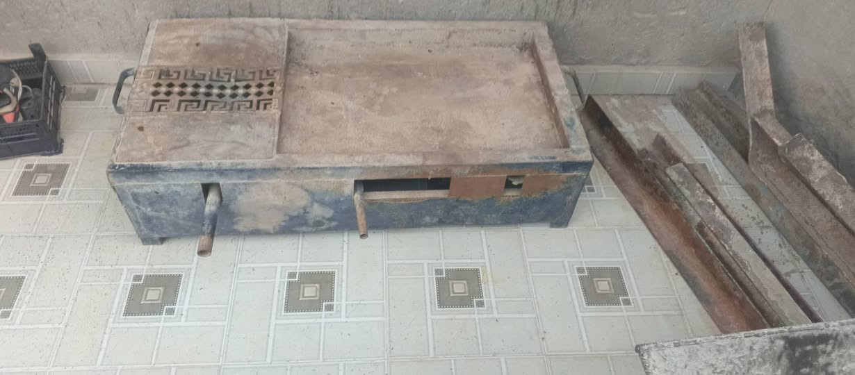 سلام عليكم طباخ اللبيع مال موكب للبيع نظيف عوزء بس صبغ تواصل خاص او عبر رقم *********** مكان ذي قار قضاء الفجر
