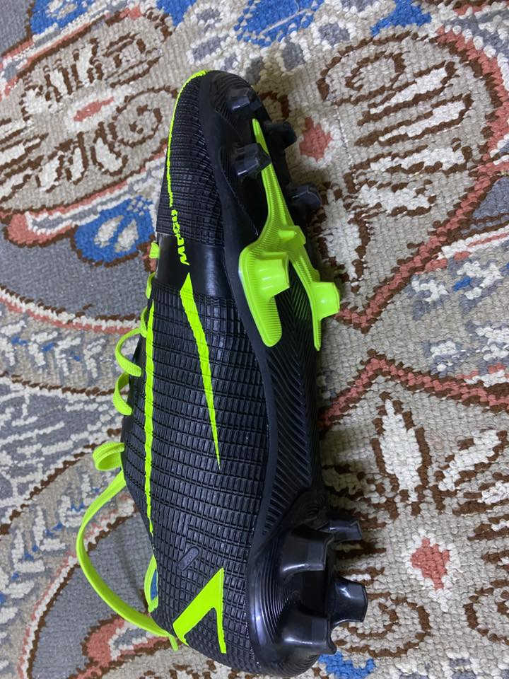 سلام عليكم بوت قياس 40 
وحذاء رياضي قايس 40
القطعة على 8 بدون عمله مكاني كربلاء حي الحر مجاور ريحانه


**إذا كنت صاحب هذا الإعلان وتريد حذفه لأي سبب، رجاءا أرسل رسالة إلى الدعم الفني**