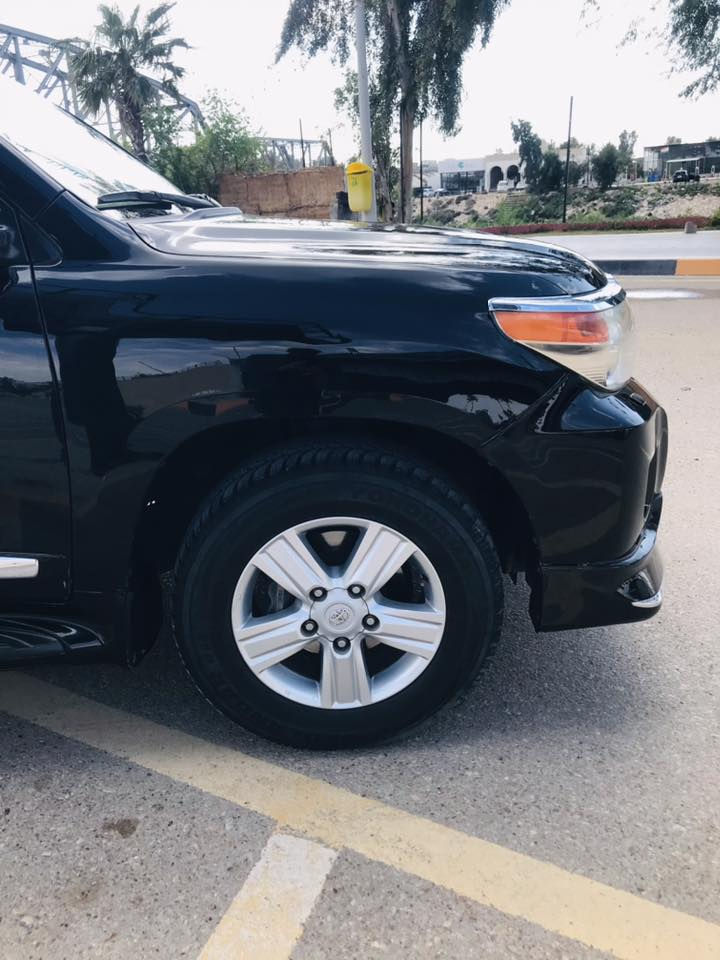 السلام عليكم 
للبيع لاندكروزر  الاسود الملكي 

2014 بريم ام الطفايه 

كفاله عامه من الصبغ والتبديل
 
گير مكينه حداديه كفاله 

فول مواصفات 

تشغيل عن بعد 

المري الجانبيه كهرباء 

السياره بسمي تحويل ثاني يوم 

رقم شمالي مميز 

السعر  370بيه مجال 

بيع المراوس حسب القناعه 

السونار مرفق 

لاستفسار الاتصال ***********
