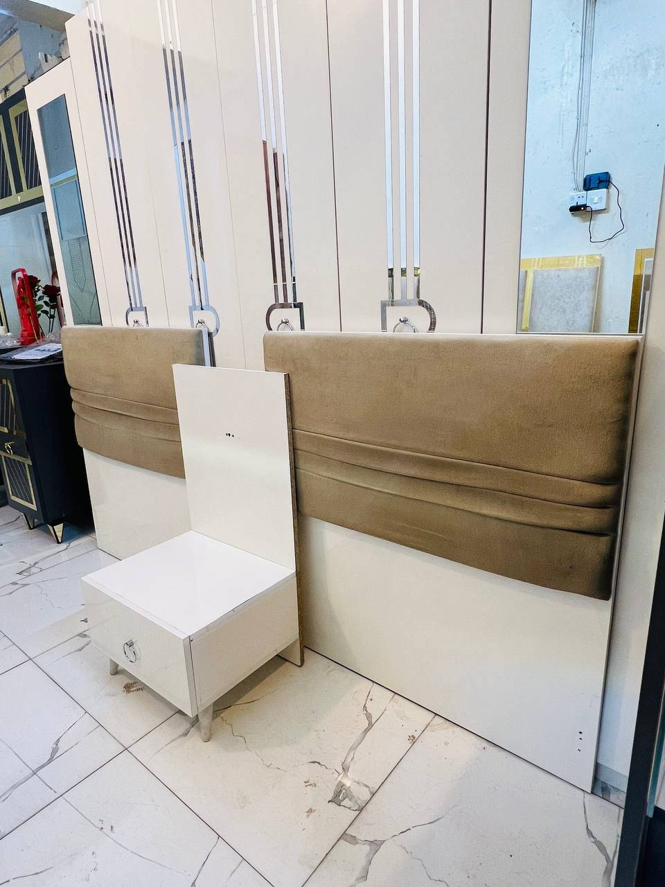 غرفه نوم تركي 🇹🇷 استفسار واتساب فقط 0787726694
5 قطع شبابي سرير منفصل 
كنتور ابواب بسعر 490 الف


**إذا كنت صاحب هذا الإعلان وتريد حذفه لأي سبب، رجاءا أرسل رسالة إلى الدعم الفني**