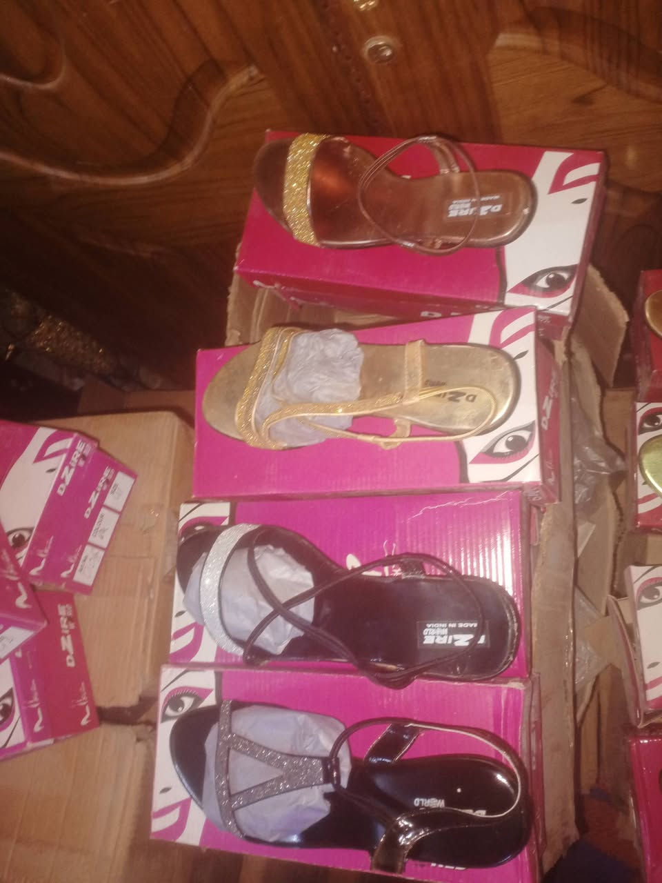 بيعا مستعجله جدآ لحك لولا وخلصنا تقريبن جركز جميع القياسات ومديل احلى من مديل يعني كل كارتون مديل سعر الكارتون يعني الدرزن ب٦ الف وأقل طلب 25 كارتون تطلع القطعه ب ٥٠٠ يرجى الاتصال على الرقم واتساب إذا مغلق ***********
