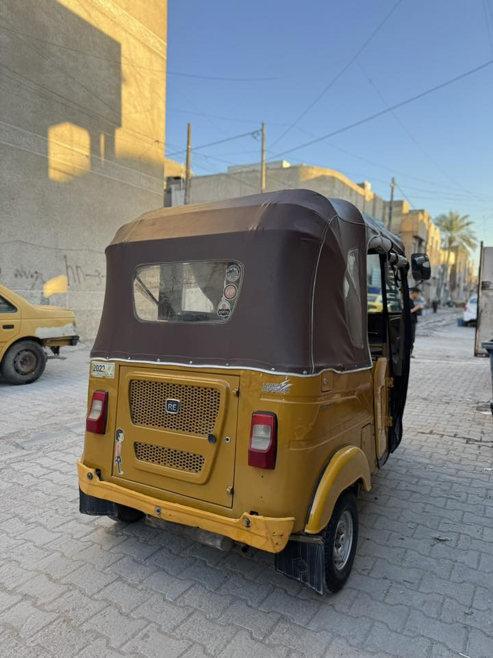 السلام عليكم اخوان بجاج موديل 2021 شهر 6 لا تنقيص لا تبخير مامجفتة ابد تجي واشوف بعينك محرك مكفول كشرها مثل ما موضح بالصور بيها ضربة وراجعة عالباردة جوة البك لايت الايمن مامبين ابد تكتك خير من الله خياسات مابيها وشوفها بالصورة لا معمر ولا مصبوغ 
السعر 7000 وبيها مجال حك الجية 
مكاني بغداد الحرية الثانية 
للتواصل او استفسار اتصل 
***********
