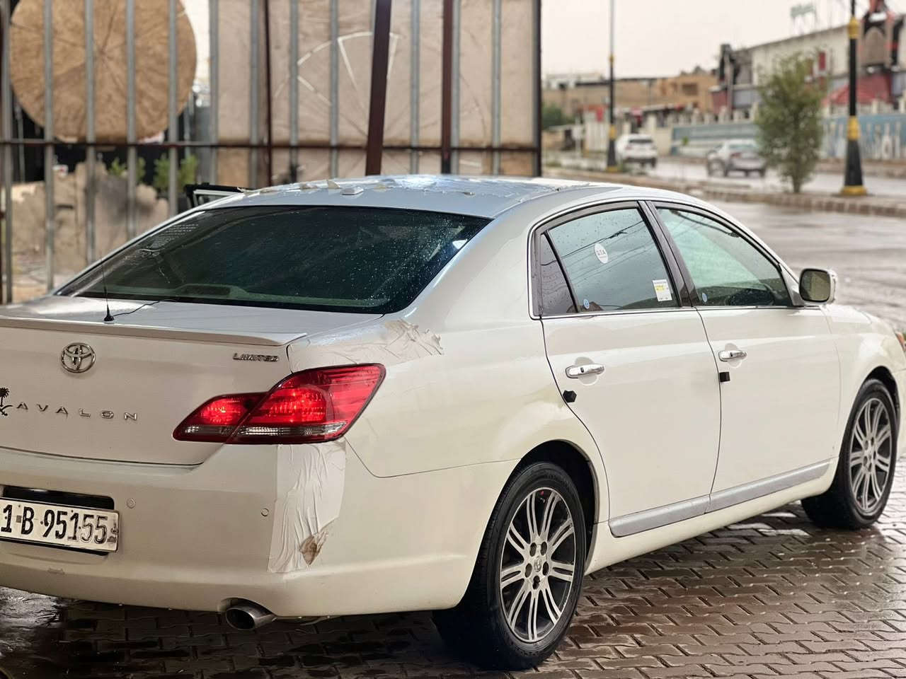 السلام عليكم
افلون 2009 فول خليجي لمتد 4قطع بدون دواخل
رقم بغداد تحويل مباشر 
طخم تايرات صدر جديد
منظومه تبريد كامله جديده
العنوان صلاح الدين شرقاط
***********
