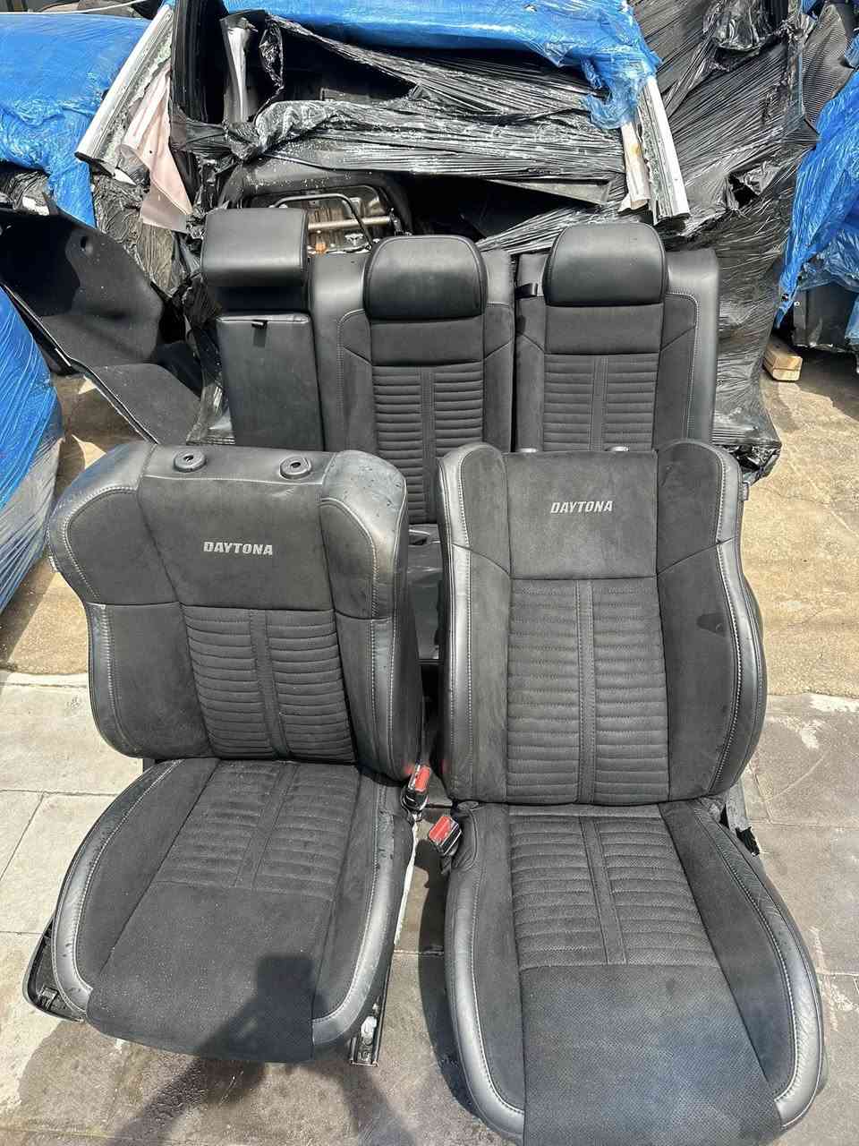 غرفه جارجر (دايتونا ) 2023 
حضن +كهرباء + تدفئه _تبريد  فول مواصفات

شركة زياد الهنكاري

الكراده شارع الزيوت قرب كراج 2000

***********
***********
