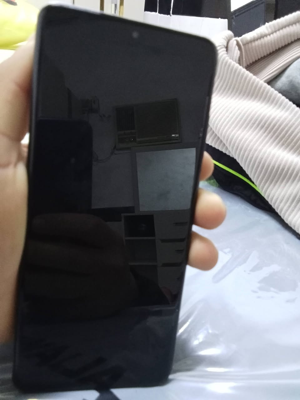 سلام عليكم s20 الترا 5g شرق اوسط شريحتين فول مواصفات سعره 275 وبي مجال بس ضهر مكسور فقط بيع أو مراوس حسب الرغبه تواصل خاص***********
