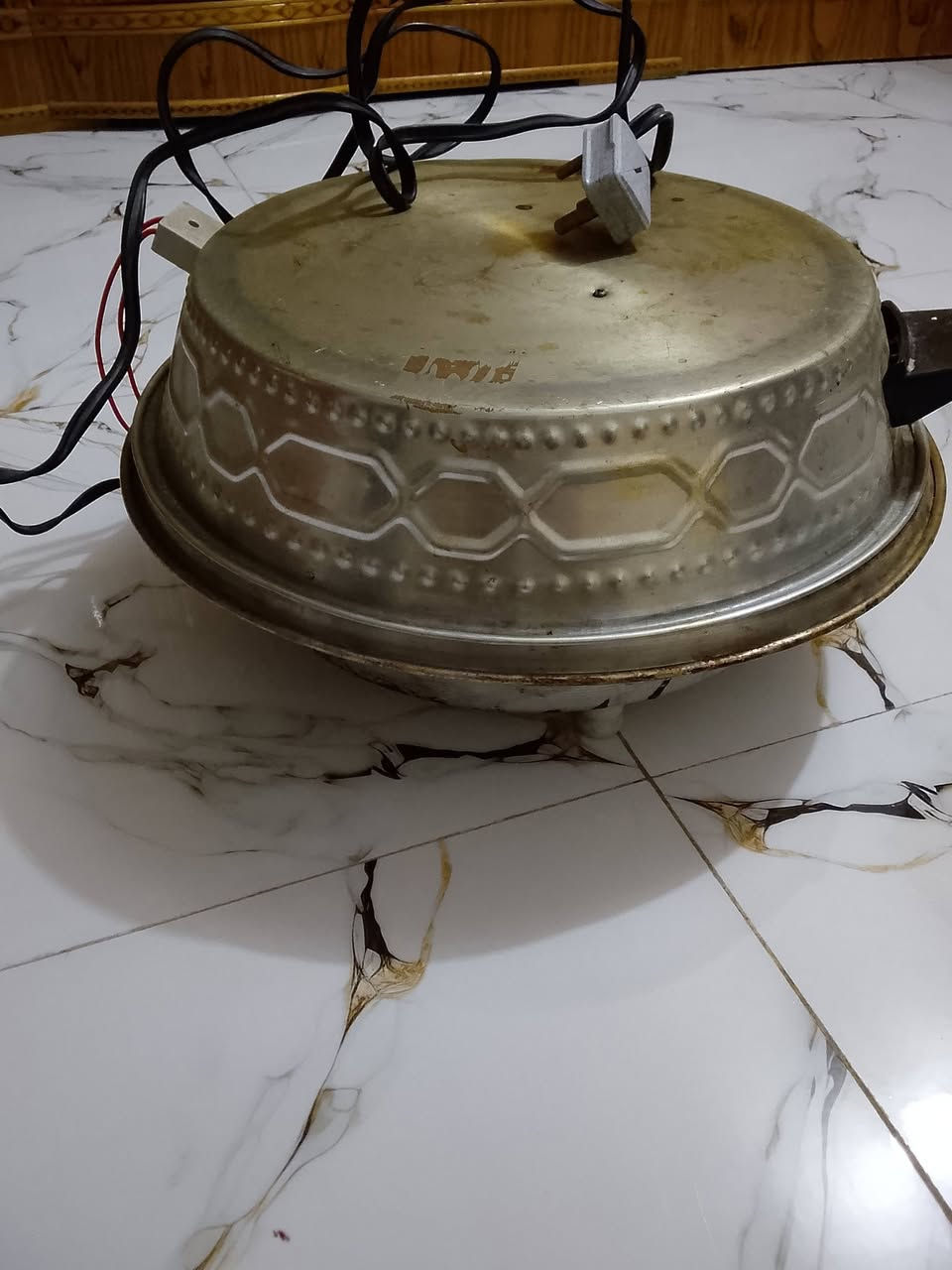 السلام عليكم طباخ كهربائي شغال
السعر 20ـ.    ‏‪***********‬‏
