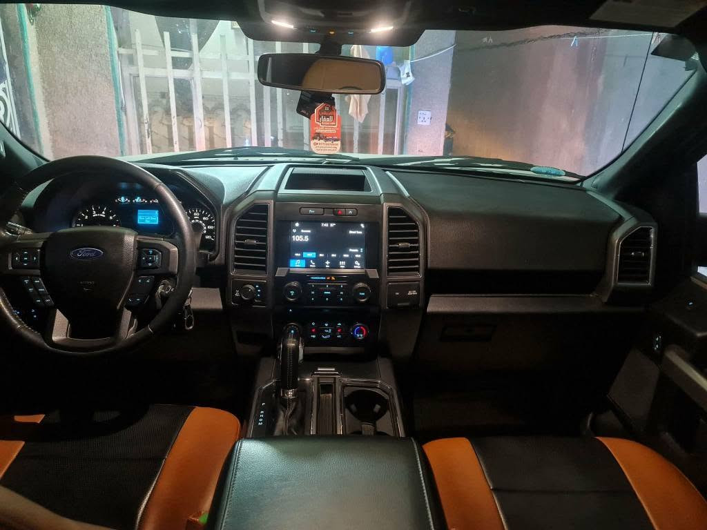 السلام عليكم 
فورد اف 150 XLT موديل 2018 سياره بسمي تحويل مباشر
السعر 210 بيها مجال بسيط
مكينه سته  توين تيربو انسه صرف بانزين تمشي على بانزين عادي
كير عشر نمر طرح مو تعليك
فور ويل
شاشه جبيره شاشه عطال تبريد قطعتين + ثلاجه حار بارد داخل جلد  
 هندبريك كهرباء
باب طويل بدي قصير ويل حجم عشرين تخم تاير سيارة على وضع شركة جديده
سيارة مال جناي ماملعوب بيها كله بلادي
كير مكينه مكفولات
ماشيه 26 الف كيلو حادث شبر من بنيد و طخه بل بدي الخلفي يرباك سليم    
مكان سيارة بغداد 
رقم  ( *********** بغداد, العراق
