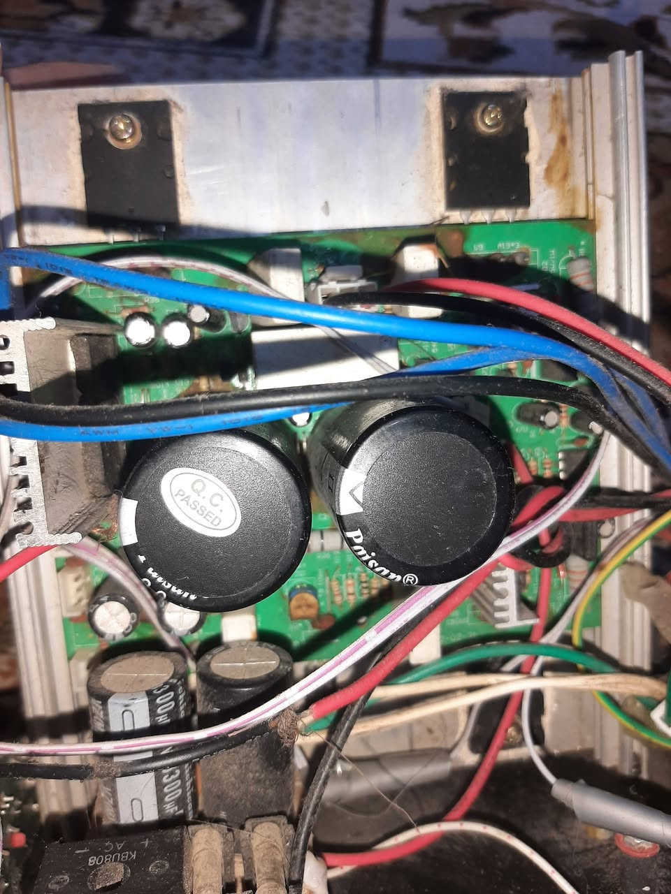 السلام عليكم  طبله سابوفر قويه اعتقد 600واط  وبلاديه السعر 75


**إذا كنت صاحب هذا الإعلان وتريد حذفه لأي سبب، رجاءا أرسل رسالة إلى الدعم الفني**