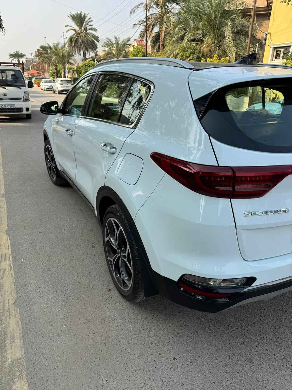 السلام عليكم سبورتج خليجي فوول جي تي لاين كفاله بيه اصبع بارد بل بنيد سياره جديده ماشيه ٤٠ الف وبيه سونار / موديل 2020  سعر 227 يعني 22.700  مكان السياره بغداد حي العدل 
للأستفسار ***********
