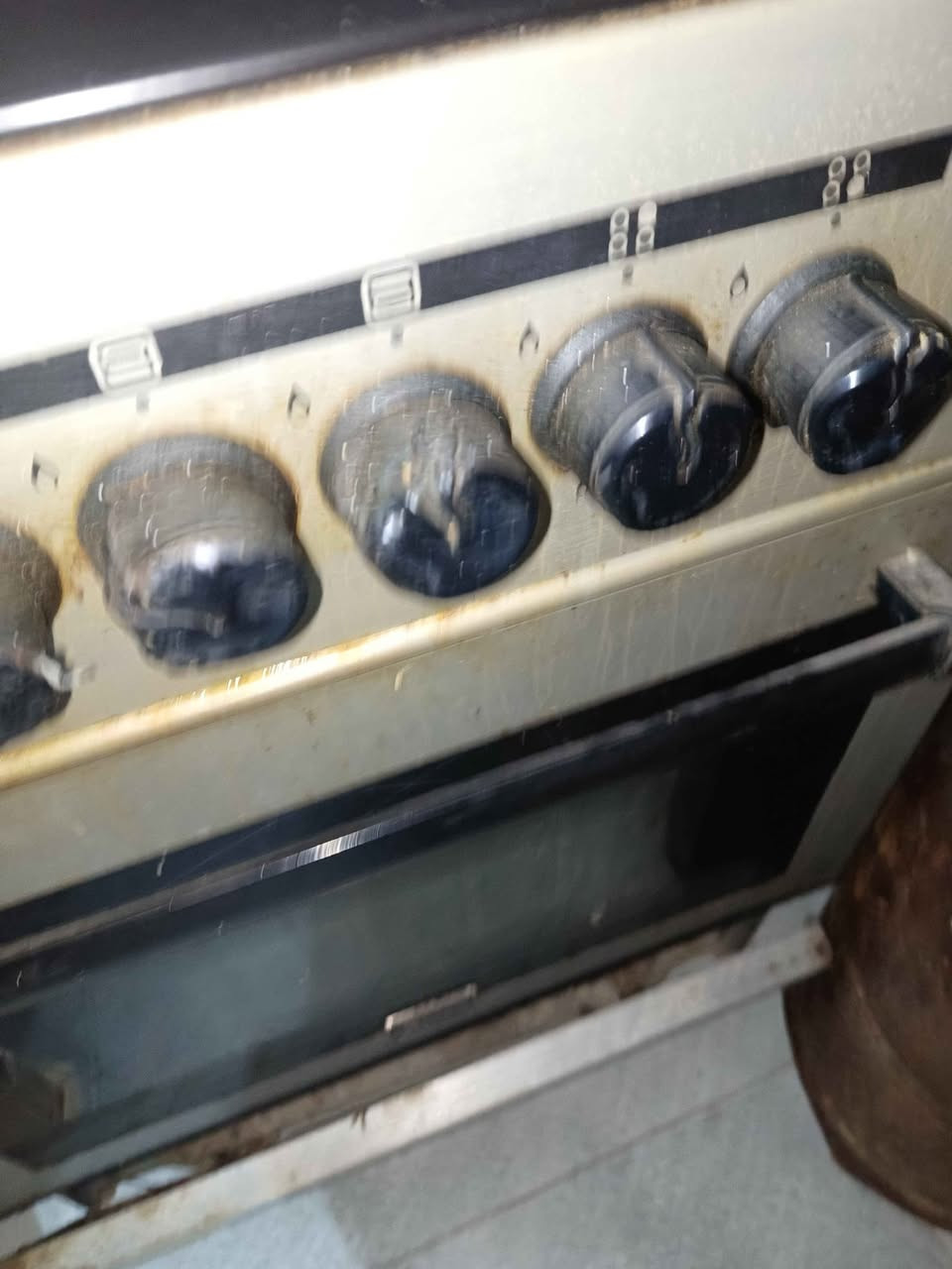 طباخ تربع مشاعل مستخدم شغال والفرن شغال سعره 25
 اوفن مستخدم شغال 100/100. السعر  25 عمارة, ميسان


**إذا كنت صاحب هذا الإعلان وتريد حذفه لأي سبب، رجاءا أرسل رسالة إلى الدعم الفني**